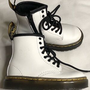 Dr Martens white Zavala T  toddler girl lace up leather boots